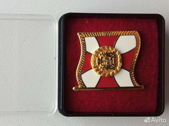 Знак лацканый