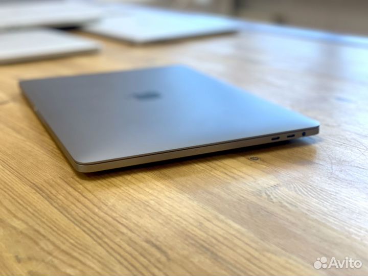 Macbook Pro 13 2020 I5 16/512 Grey art1417