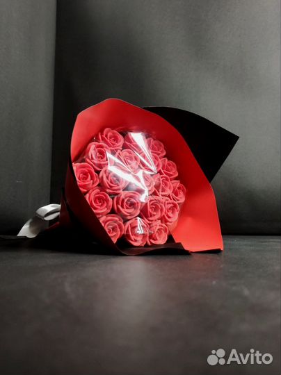 Красные Розы из Бельгийского Шоколада - 19 шт