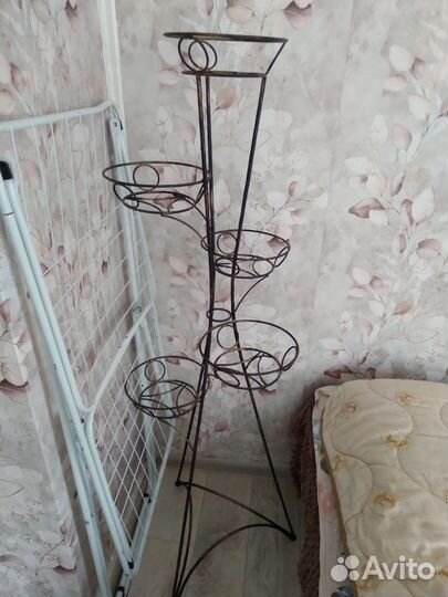 Подставка для цветов