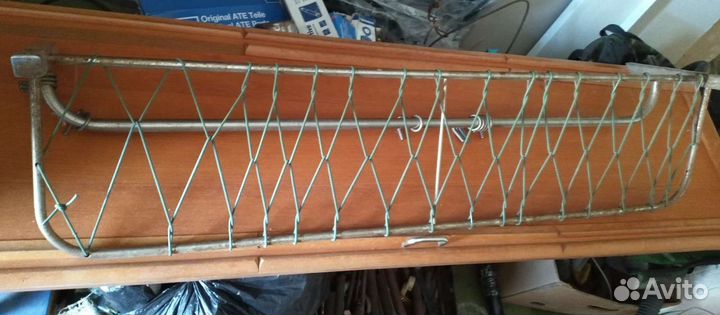 Вешалка-полка СССР металлическая с сеткой
