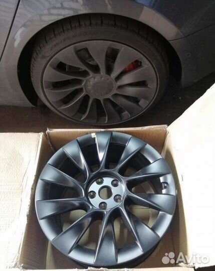 Новые оригинальные диски на Tesla R18, R19, R20