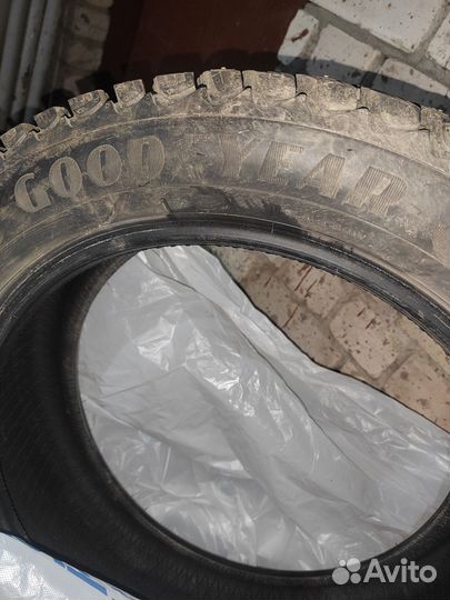 Goodyear UltraGrip SUV 215/55 R18