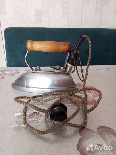 Утюг электрический зтк 1952г. Рабочий