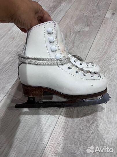 Коньки фигурные
