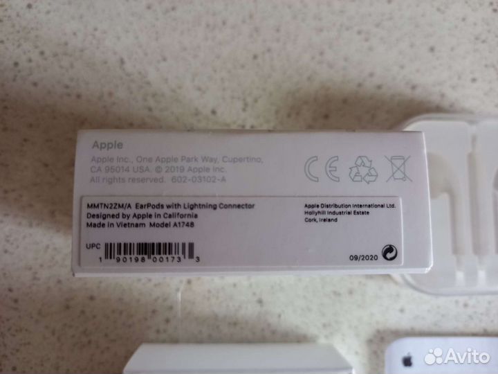 Коробка Apple Earpods