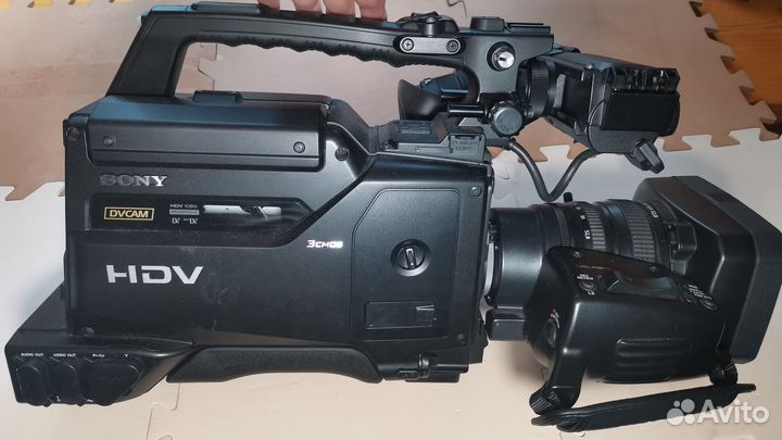 Видеокамера Sony HVR-S270P