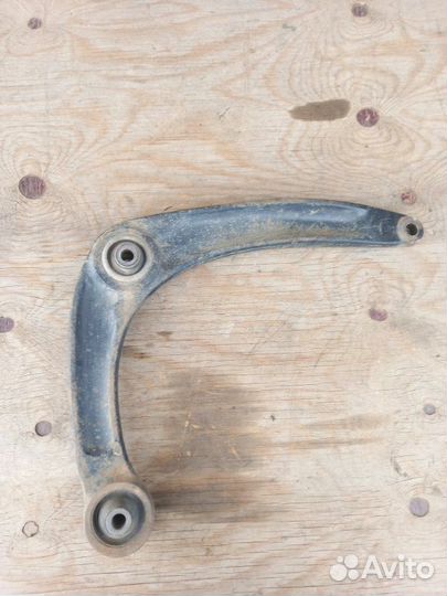 Рычаг подвески передний левый Peugeot Partner