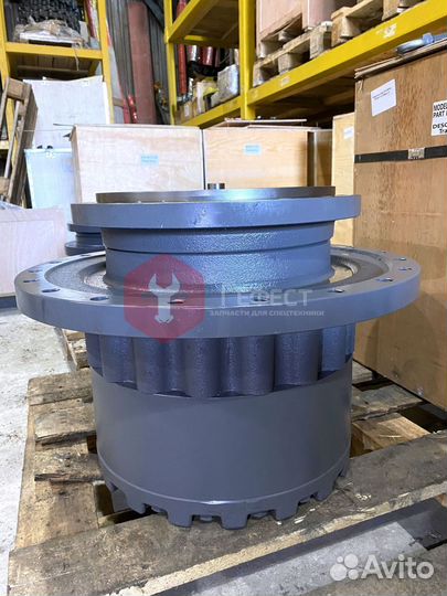 Редуктор хода Komatsu PC200LC-8