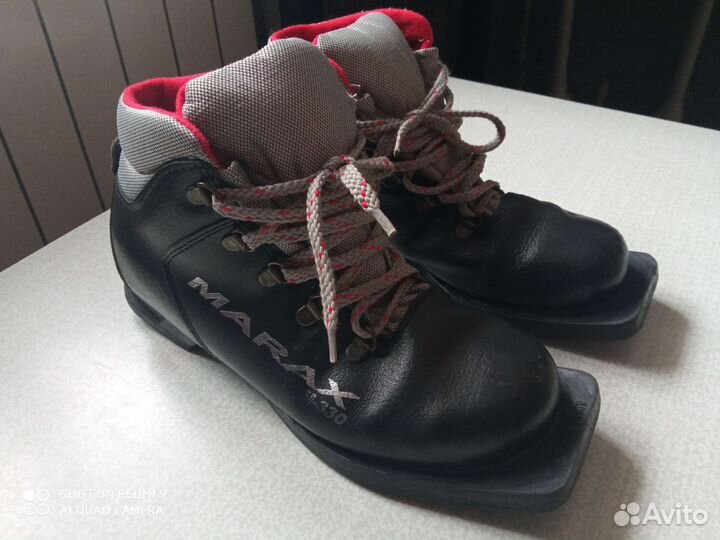 Лыжные ботинки