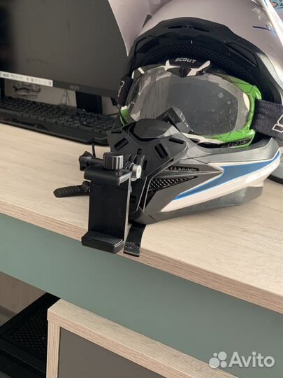 Крепление для телефона на мото-шлем