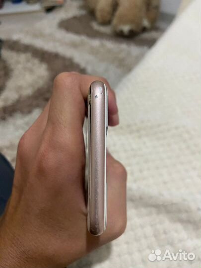 Телефон iPhone 8