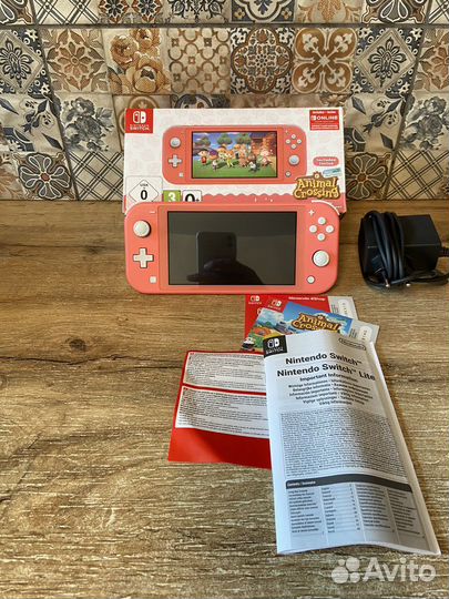 Портативная игровая приставка Nintendo Switch Lite