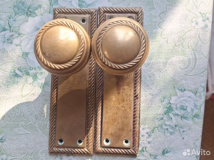 Дверная ручка