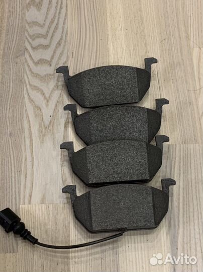 Колодки тормозные brembo P85137; Skoda Octavia a7