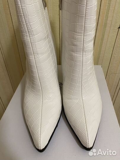 Ботиольоны белые