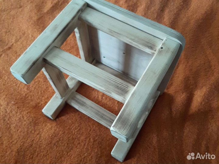 Табурет-подставка 