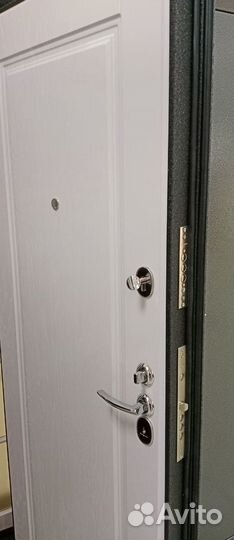 Входная дверь