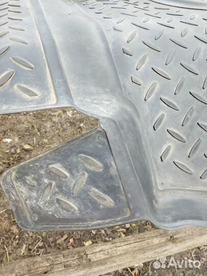 Автомобильные коврики резиновые