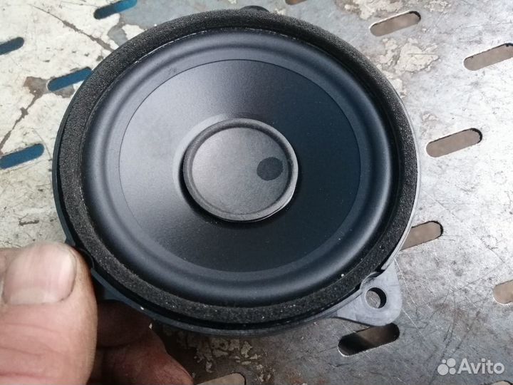 Динамик центральный в торпедо Range Rover Sport 2