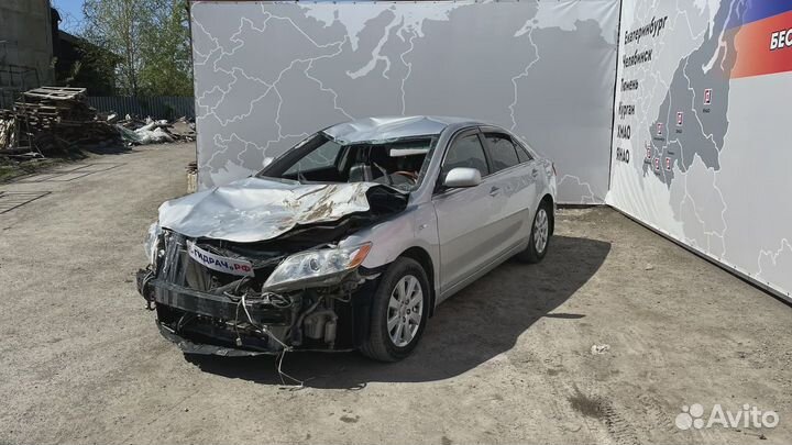 Фонарь задний внутренний правый Toyota Camry (XV40) 81581-33130