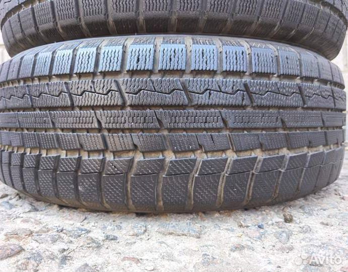Toyo Winter Tranpath TX 215/60 R17 96Q