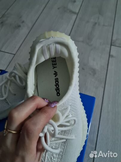 Кроссовки adidas yeezy