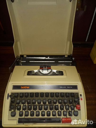 Печатная пишущая машинка brother deluxe 760TR