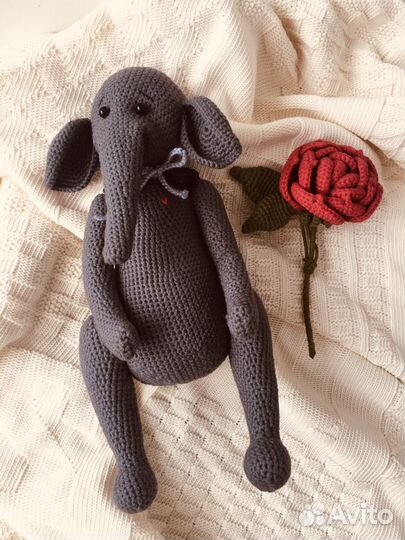 Вязаный слон