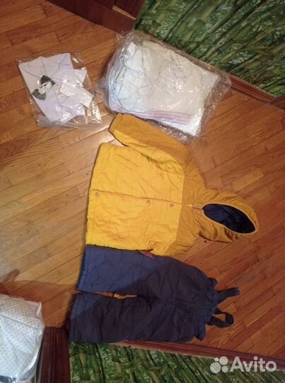3 больших пакета одежды от рождения