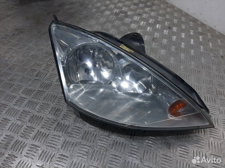 Фара Ford Focus 1 (1998-2004)