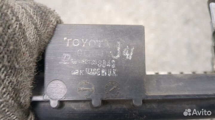 Радиатор охлаждения двигателя Toyota Yaris