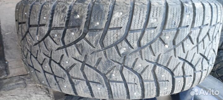 Bridgestone Blizzak Spike-02 SUV 275/50 R20 200ZR