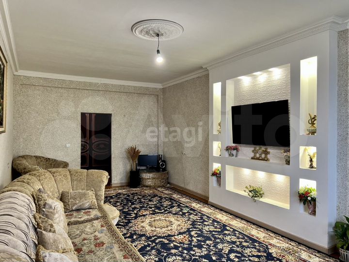 2-к. квартира, 87 м², 6/6 эт.