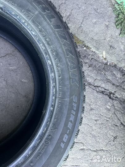 Bridgestone Blizzak Spike-01 215/60 R16 95T