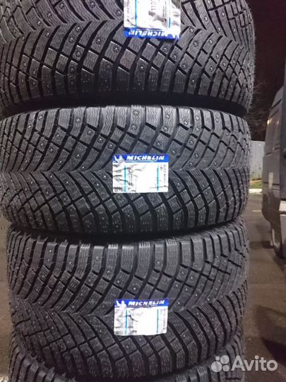 Michelin X-Ice North 4 SUV 265/40 R22 106T