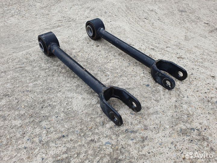 Рычаг задней подвески продольный Nissan Fuga Y50