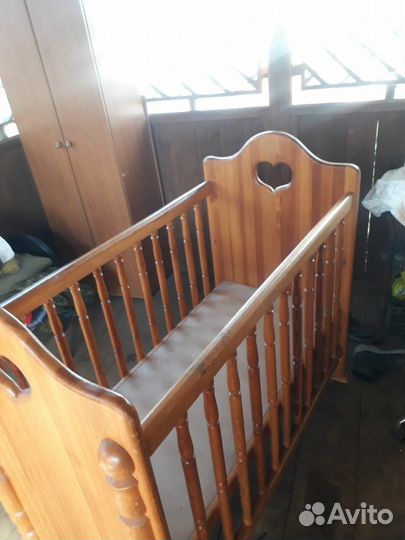 Детская кроватка