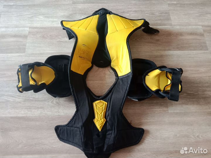 Нагрудник хоккейный Bauer supreme totalone nxg