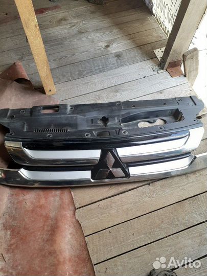 Решётка радиатора Mitsubishi Outlander 3