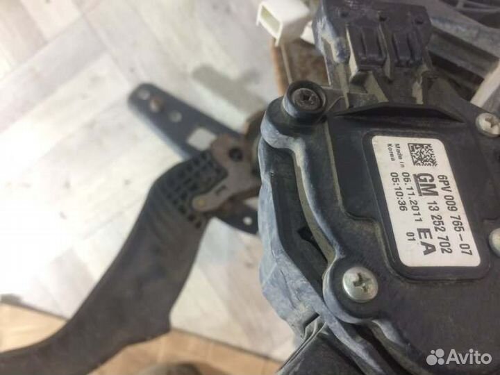 Педаль газа сцепления Chevrolet Cruze