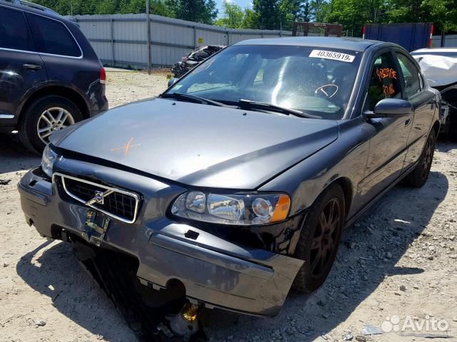В разборе Volvo S60 2005