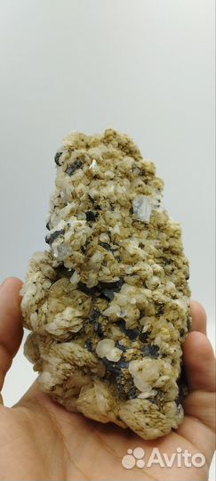 Интересная друза флюорита по галениту и сфалериту