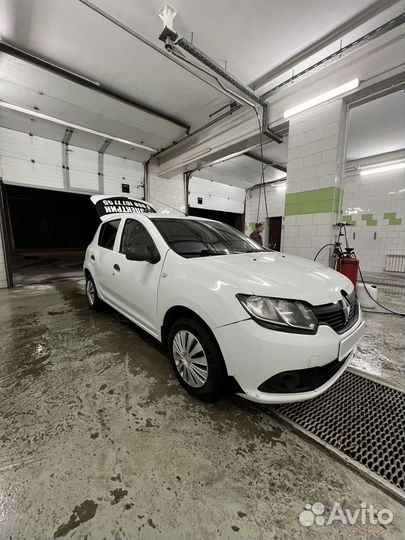 Renault Sandero 1.6 МТ, 2016, битый, 144 444 км