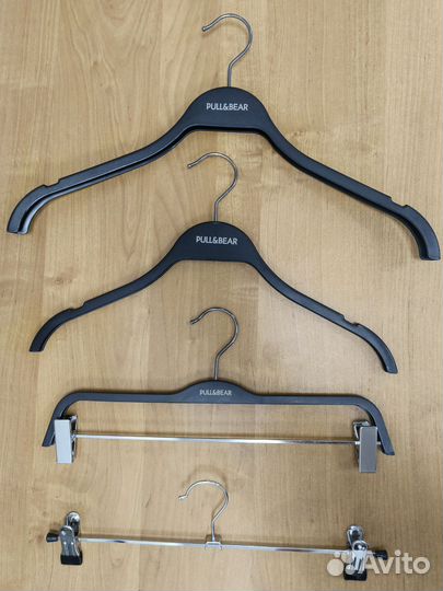 Вешалки плечики Pull&Bear