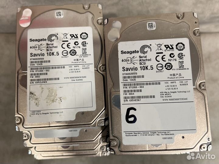 Жесткие диски (55 штук) SAS 2,5