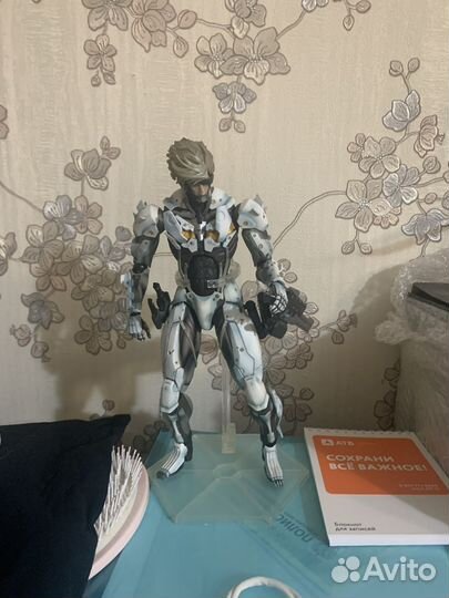 Metal Gear Rising Revengence Play Arts Kai Raiden