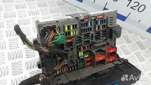 Блок предохранителей BMW 3 E90/E91 (94H10M101)