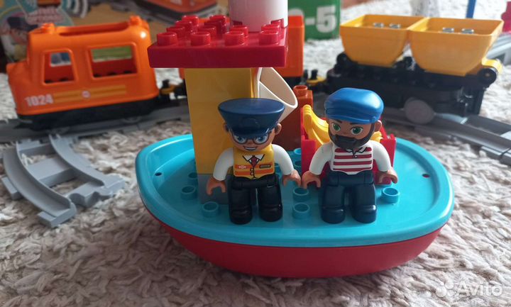 Lego duplo town грузовой поезд (10875)