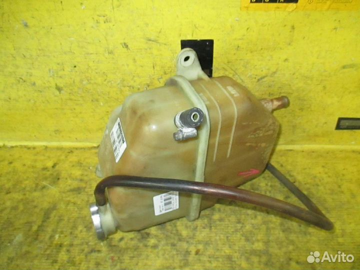 Бачок расширительный на Mitsubishi Delica Space Ge